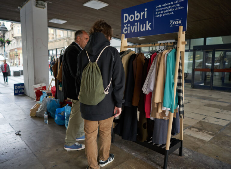 „Dobri čiviluci“ obukli stotine Beograđana