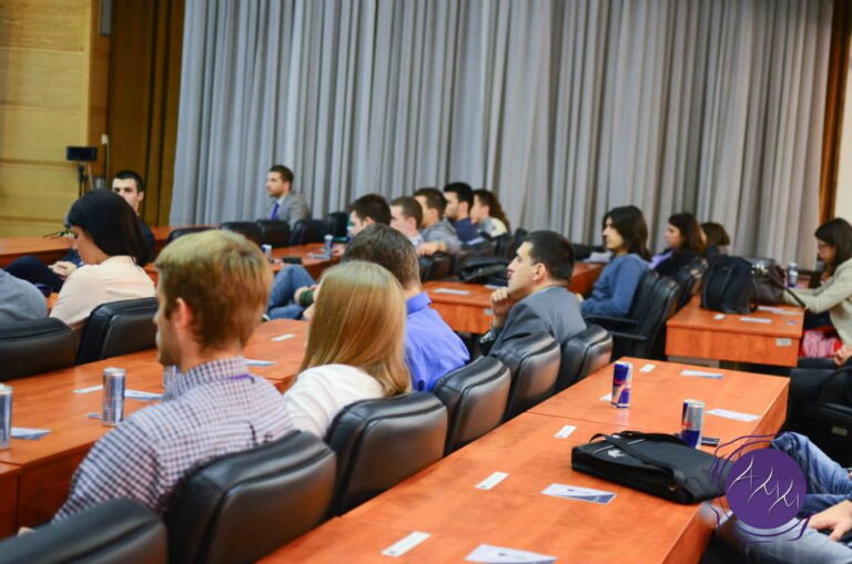 Zvanično otvoren seminar Academy of Modern Management 2013