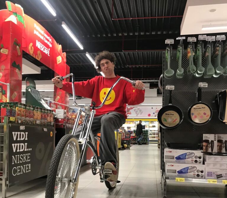 Ko stoji iza DISstrack-a o kome se priča?
