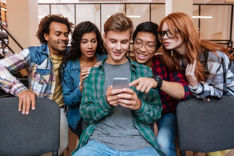Skoro polovina mladih koristi TikTok i Instagram za pretragu umesto Google-a!