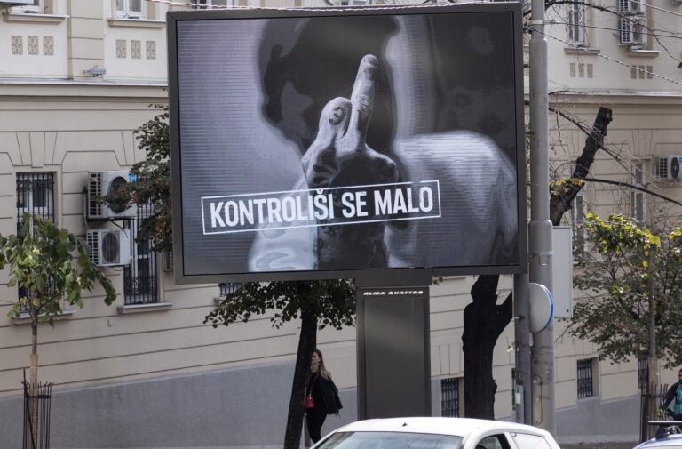 Šta fali eksplicitnim bilbordima u Beogradu i Banjaluci?